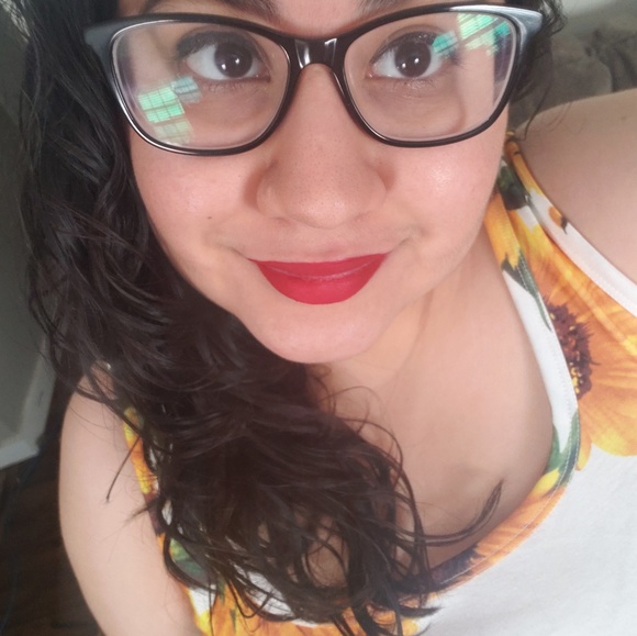 Meet your Posher, Allison - Picture 1 of 1